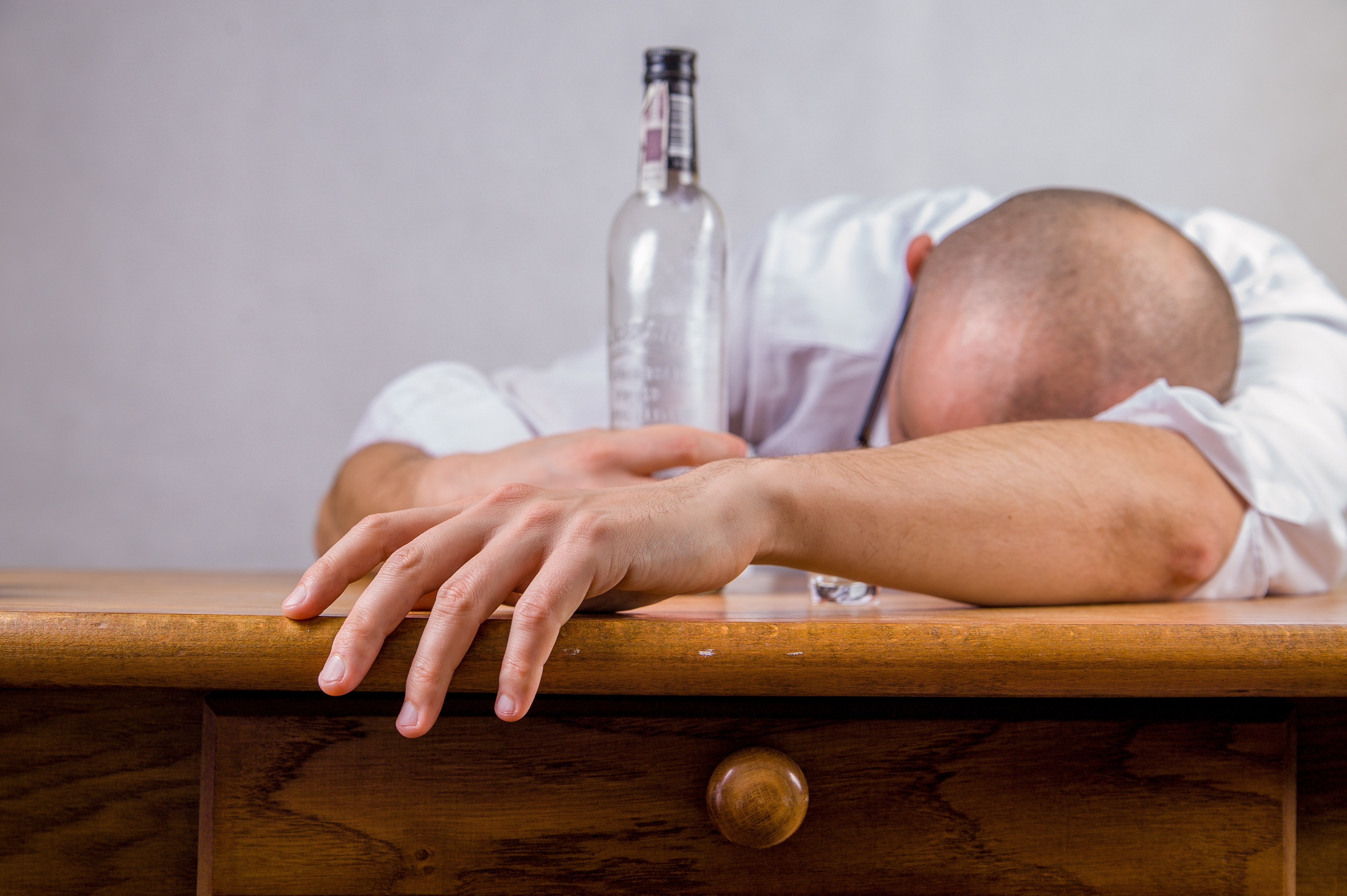 how to avoid a hangover